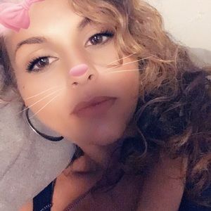 Meet your Posher, Eva